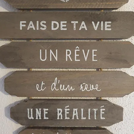 Au Petit Bonheur Parking Gratuit *