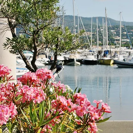 Au Petit Bonheur Parking Gratuit Cavalaire-sur-Mer