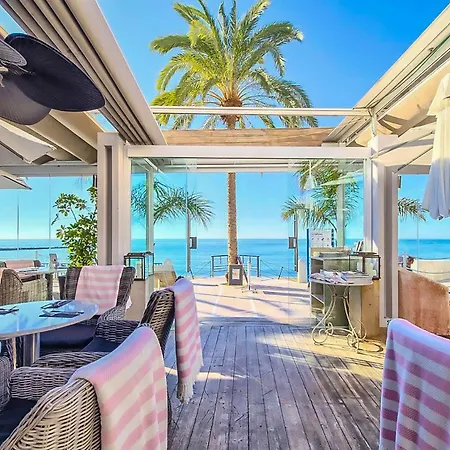 Au Petit Bonheur Parking Gratuit *