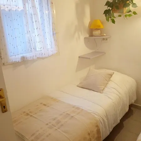 Au Petit Bonheur Parking Gratuit *