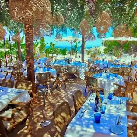 Au Petit Bonheur Parking Gratuit